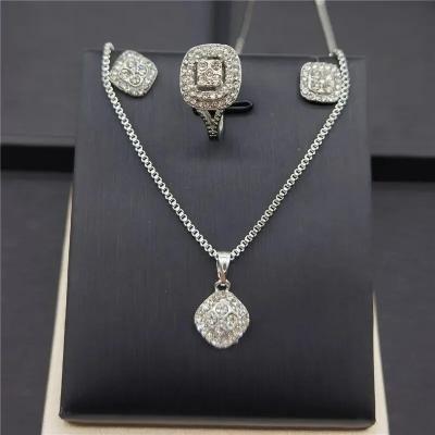 طقم مجوهرات ثلاثي فاخر