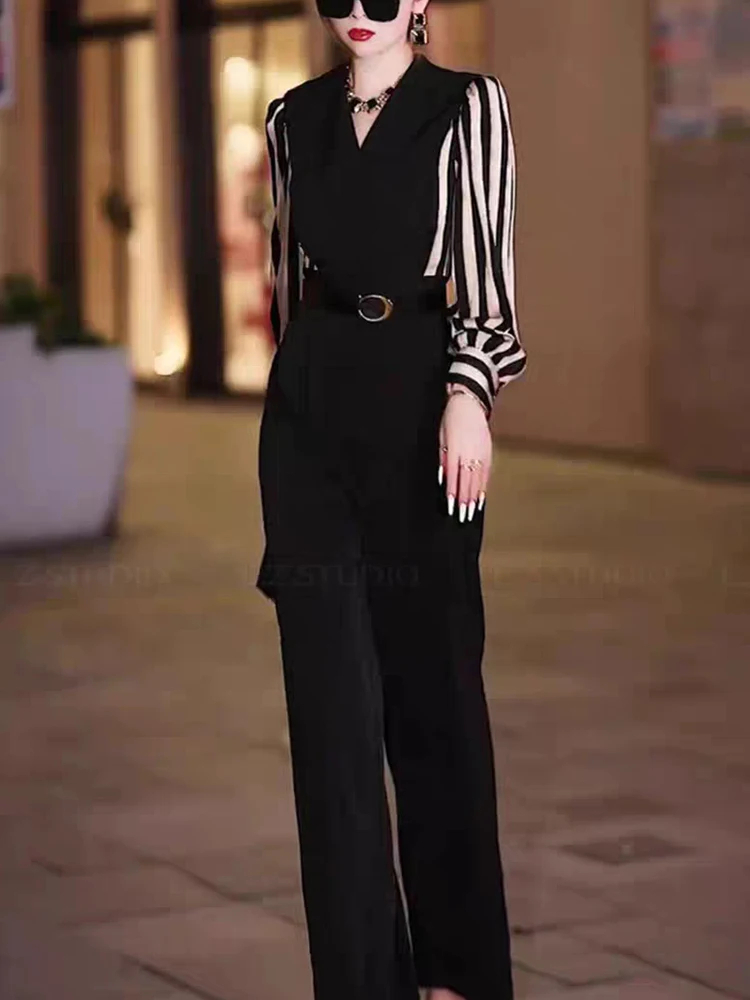 بذلة نسائية مخططة عالية الخصر 